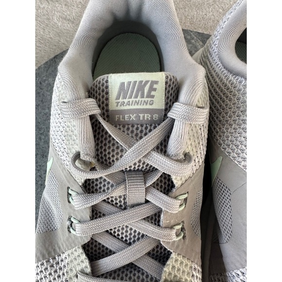Nike Flex TR 8 Womens Size 8.5W Gray Training Shoes - Picture 3 of 11